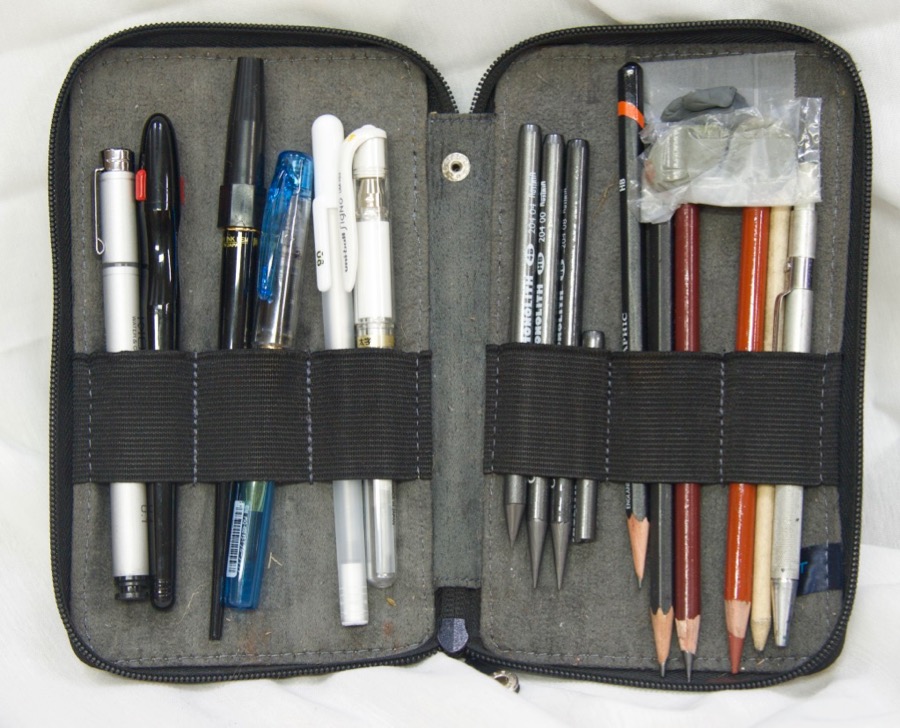 My Current Field Sketching Kit: Dry Media